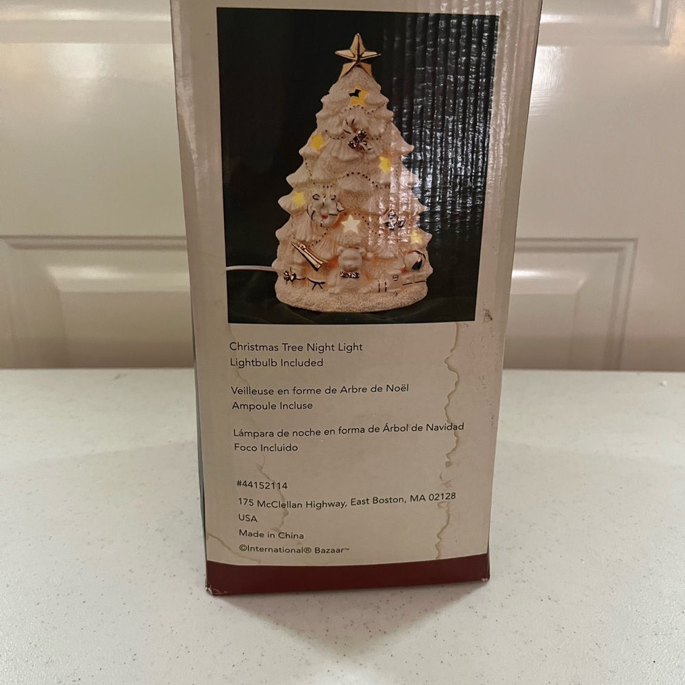 Vintage International Bazaar Ceramic White and Gold Christmas Tree - Picture 8 of 12
